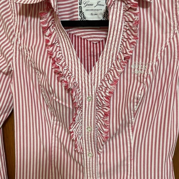 Guess Jeans Stretch Long-sleeved V-Neck Button down Shirt Red|White Stripes XS - Picture 3 of 7